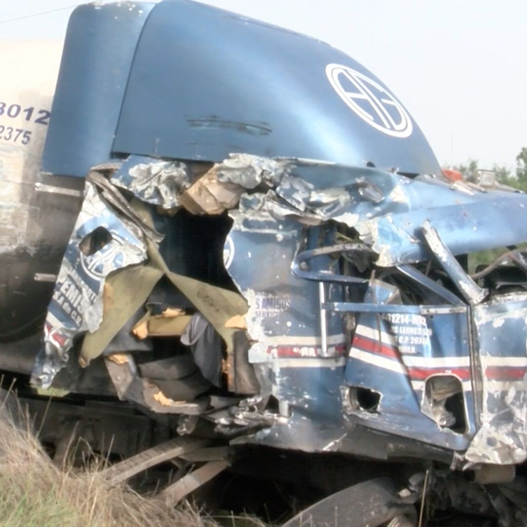 Pipa Choca Autobús de Pasajeros en Carretera Federal 57 en Nava